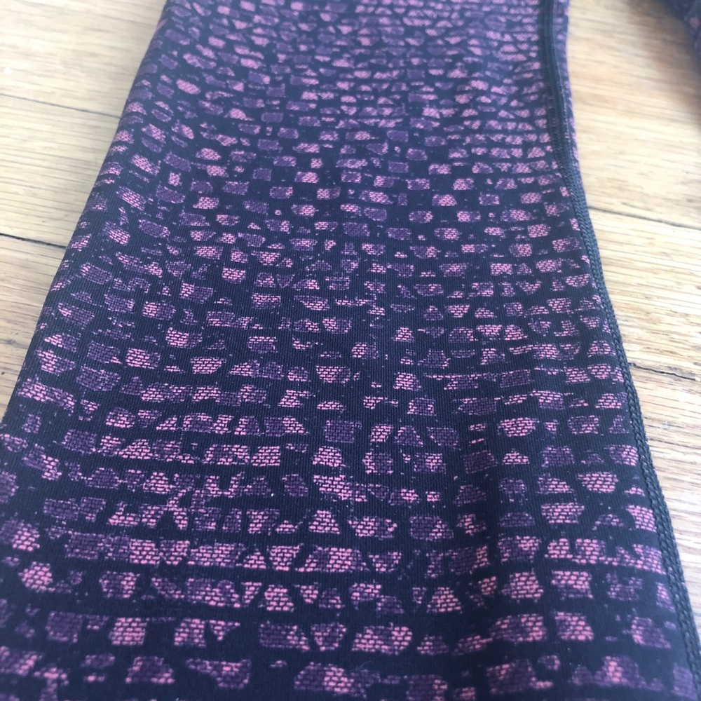 Lululemon cropped leggings size 4 - Picture 2 of 5